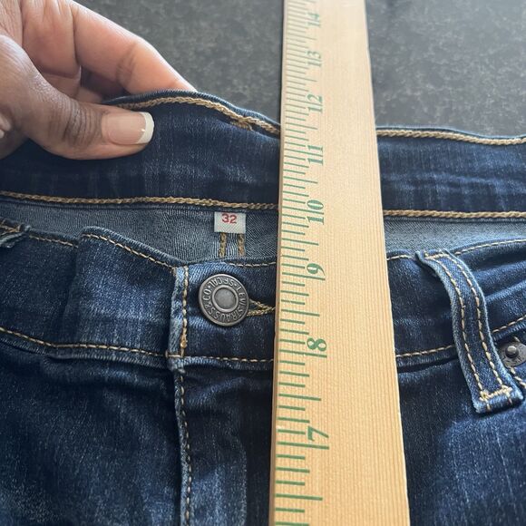 Levi’s Women’s Denim Shorts Blue Rolled Cuff Size 32 M - Picture 11 of 13